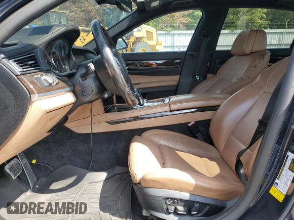2011 BMW 7 Series 750Li with VIN WBAKB8C55BCY65571, listed as a Copart auction lot 70899514 with 118,325 mi miles and Non Repairable. Bid and sale history available at DreamBid. Image 7.