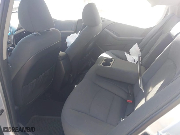 2015 Kia Optima LX with VIN 5XXGM4A71FG466873, listed as a IAAI auction lot 41851355 with 13,880 mi miles. Bid and sale history available at carsss.com. Image 8.
