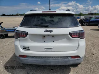 2025 Jeep Compass Latitude с VIN 3C4NJDBN5ST516783, выставлен на аукционе Copart как лот 58801145 с пробегом 2 863 миль миль и Списание • Salvage title. История ставок и продаж доступна на DreamBid. Изображение 6.