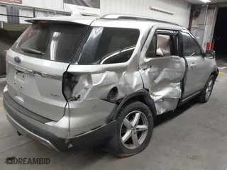 2017 Ford Explorer XLT with VIN 1FM5K8D84HGD99895, listed as a IAAI auction lot 41637419 with 82,128 mi miles. Bid and sale history available at carsss.com. Image 4.