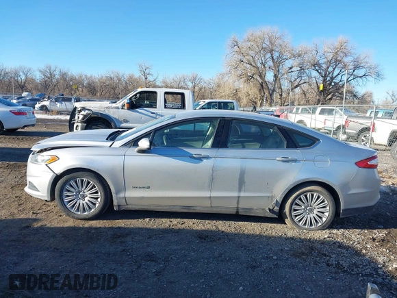 2015 Ford Fusion S Hybrid with VIN 3FA6P0UU7FR307568, listed as a IAAI auction lot 41421139 with 152,186 mi miles. Bid and sale history available at carsss.com. Image 15.