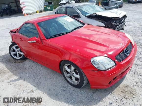 2002 Mercedes-Benz SLK 320 z VIN WDBKK65F22F254147, wystawiony jako IAAI lot #42017888 z przebiegiem 100 094 mil mil oraz . Historia ofert i sprzedaży dostępna na DreamBid. Obrazek 1.