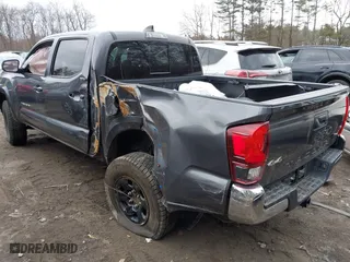 2020 Toyota Tacoma 4WD SR5 with VIN 5TFCZ5AN2LX231424, listed as a IAAI auction lot 41537128 with 37,236 mi miles. Bid and sale history available at carsss.com. Image 3.