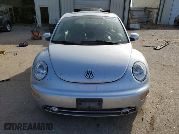 2003 Volkswagen New Beetle Coupe GLX with VIN 3VWDD21C23M414549, listed as a Copart auction lot 75766924 with 106,746 mi miles and Salvage Title. Bid and sale history available at carsss.com. Image 5.
