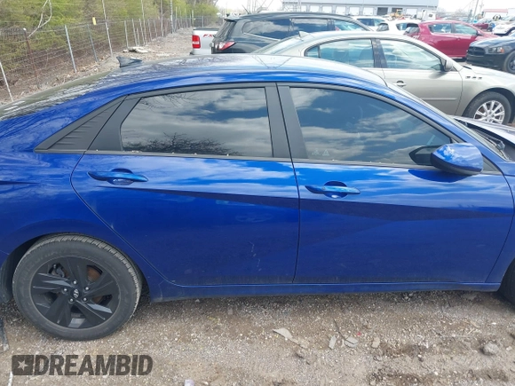 2021 Hyundai Elantra SEL z VIN 5NPLM4AG7MH045336, wystawiony jako IAAI lot #42016788 z przebiegiem 81 401 mil mil oraz . Historia ofert i sprzedaży dostępna na DreamBid. Obrazek 13.
