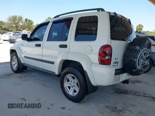 2007 Jeep Liberty Sport with VIN 1J4GL48K87W618400, listed as a IAAI auction lot 42041604 with 165,115 mi miles and . Bid and sale history available at carsss.com. Image 3.