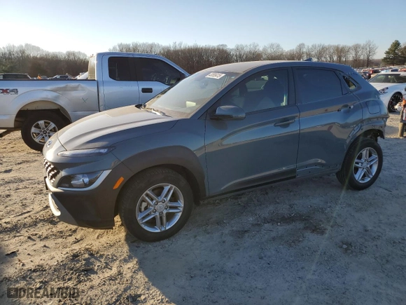 2022 Hyundai Kona SE with VIN KM8K22AB3NU763883, listed as a Copart auction lot 43555415 with 7,506 mi miles and Salvage Title. Bid and sale history available at carsss.com. Image 1.