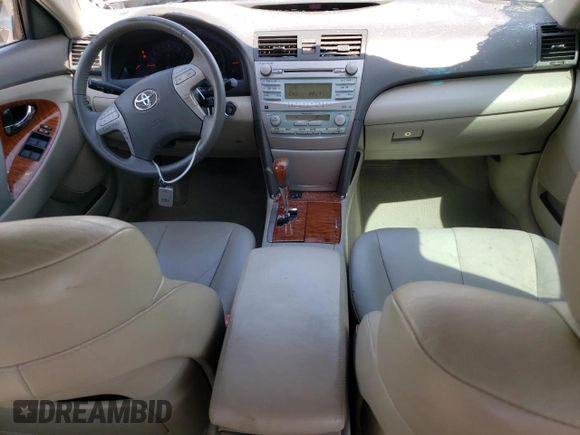 2008 Toyota Camry LE z VIN 4T1BK46K58U560311, wystawiony jako Copart lot #56431825 z przebiegiem 209 626 mil mil oraz Szkoda całkowita • Salvage title. Historia ofert i sprzedaży dostępna na DreamBid. Obrazek 8.