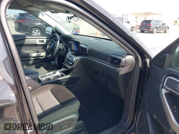 2024 Ford Explorer XLT z VIN 1FMSK7DH1RGA32337, wystawiony jako IAAI lot #41887000 z przebiegiem 16 071 mil mil oraz . Historia ofert i sprzedaży dostępna na DreamBid. Obrazek 5.