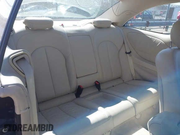 2008 Mercedes-Benz CLK 350 with VIN WDBTJ56H78F239864, listed as a IAAI auction lot 41634421 with 160,664 mi miles and . Bid and sale history available at carsss.com. Image 8.