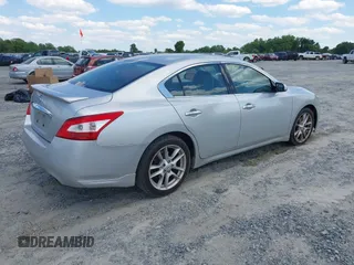 2009 Nissan Maxima S with VIN 1N4AA51E39C822835, listed as a IAAI auction lot 42184912 with 186,131 mi miles and . Bid and sale history available at DreamBid. Image 4.
