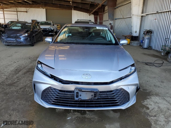 2025 Toyota Camry LE with VIN 4T1DAACK1SU098254, listed as a Copart auction lot 50407385 with 4,074 mi miles and Clean Title. Bid and sale history available at carsss.com. Image 5.