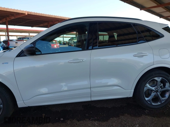 2024 Ford Escape ST-Line with VIN 1FMCU0MN2RUA68650, listed as a IAAI auction lot 41965125 with 13,036 mi miles and . Bid and sale history available at DreamBid. Image 15.