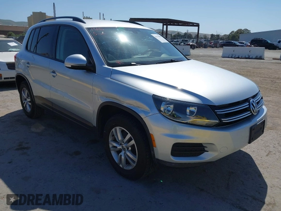 2017 Volkswagen Tiguan S z VIN WVGAV7AX5HK016877, wystawiony jako IAAI lot #42174845 z przebiegiem 99 334 mil mil oraz . Historia ofert i sprzedaży dostępna na DreamBid. Obrazek 1.