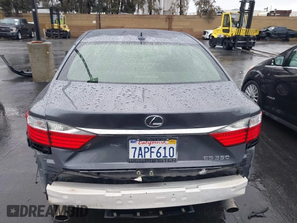 2013 Lexus ES 4dr Sdn with VIN JTHBK1GG1D2055528, listed as a IAAI auction lot 41781276 with 186,228 mi miles. Bid and sale history available at carsss.com. Image 17.
