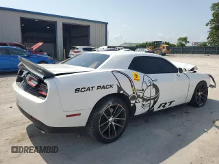 2016 Dodge Challenger R/T Scat Pack z VIN 2C3CDZFJ8GH148638, wystawiony jako Copart lot #63224774 z przebiegiem Nie podano mil oraz Szkody całkowita. Historia ofert i sprzedaży dostępna na DreamBid. Obrazek 3.