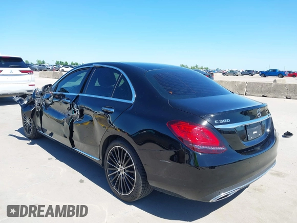 2021 Mercedes-Benz C 300 z VIN W1KWF8DB0MR618283, wystawiony jako IAAI lot #42084388 z przebiegiem 66 565 mil mil oraz . Historia ofert i sprzedaży dostępna na DreamBid. Obrazek 3.