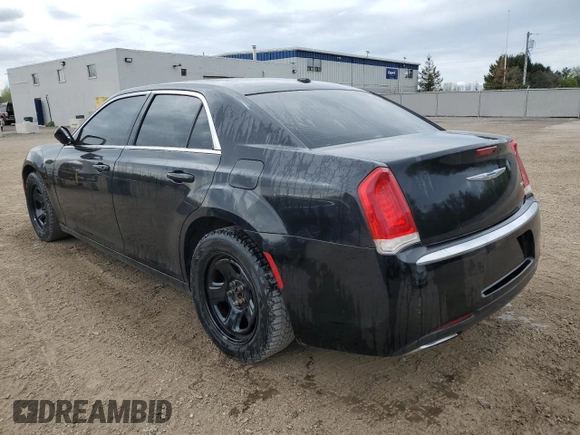 2015 Chrysler 300 Limited z VIN 2C3CCAAG3FH832723, wystawiony jako Copart lot #56842405 z przebiegiem 5 455 mil mil oraz Czysty tytuł • Clean title. Historia ofert i sprzedaży dostępna na DreamBid. Obrazek 2.
