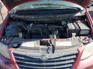 2006 Chrysler Town & Country SWB with VIN 1A4GP45R76B572053, listed as a IAAI auction lot 42015562 with 310,509 mi miles. Bid and sale history available at carsss.com. Image 10.