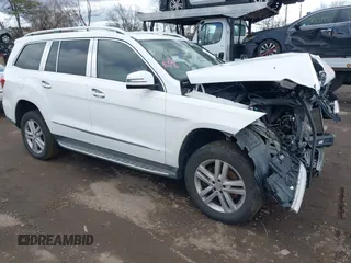 2015 Mercedes-Benz GL-Class GL 450 with VIN 4JGDF6EE8FA499233, listed as a IAAI auction lot 41451606 with 141,996 mi miles. Bid and sale history available at carsss.com. Image 1.