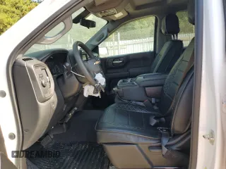 2020 Chevrolet Silverado 1500 Custom with VIN 1GCRWBEHXLZ283202, listed as a Copart auction lot 68265164 with 20,631 mi miles and Salvage Title. Bid and sale history available at carsss.com. Image 7.
