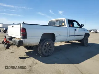 2001 Dodge Ram 2500 with VIN 3B7KF236X1G206409, listed as a Copart auction lot 45863255 with 0 mi miles and Salvage Title. Bid and sale history available at carsss.com. Image 3.