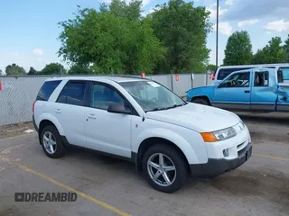 2004 Saturn VUE V6 z VIN 5GZCZ53454S889756, wystawiony jako IAAI lot #42488291 z przebiegiem 175 167 mil mil oraz . Historia ofert i sprzedaży dostępna na DreamBid. Obrazek 1.