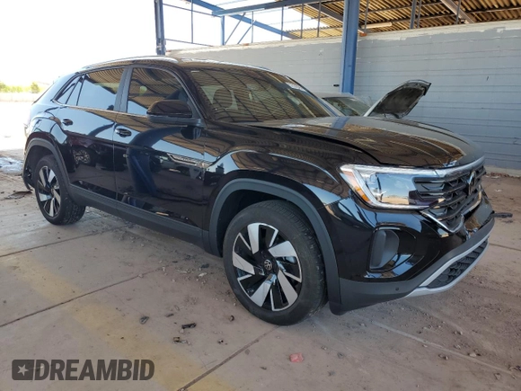 2024 Volkswagen Atlas SE z VIN 1V2WE2CA4RC257104, wystawiony jako Copart lot #57352095 z przebiegiem 7 189 mil mil oraz Szkoda całkowita • Salvage title. Historia ofert i sprzedaży dostępna na DreamBid. Obrazek 4.