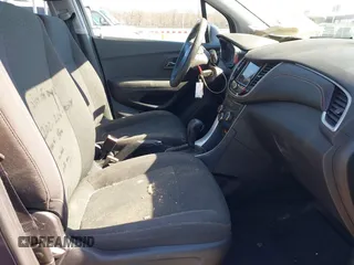 2018 Chevrolet Trax LS with VIN 3GNCJNSB6JL322725, listed as a IAAI auction lot 41890983 with 80,358 mi miles and . Bid and sale history available at carsss.com. Image 5.
