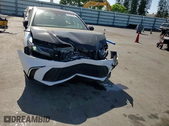 2025 Toyota Camry LE z VIN 4T1DAACK6SU062124, wystawiony jako Copart lot #54156185 z przebiegiem 16 210 mil mil oraz Szkoda całkowita • Salvage title. Historia ofert i sprzedaży dostępna na DreamBid. Obrazek 13.