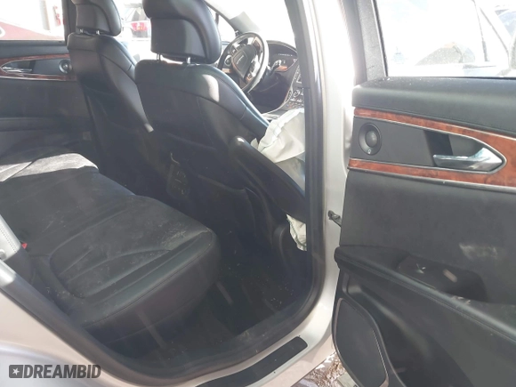 2019 Lincoln Nautilus Reserve with VIN 2LMPJ8LP2KBL65963, listed as a IAAI auction lot 41413314 with 52,012 mi miles. Bid and sale history available at carsss.com. Image 8.