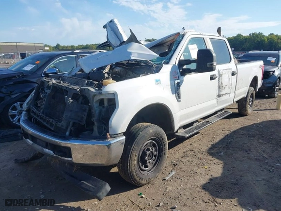 2017 Ford Super Duty F-250 SRW Lariat with VIN 1FT7W2B68HED25665, listed as a IAAI auction lot 40486941 with 1 mi miles. Bid and sale history available at carsss.com. Image 2.