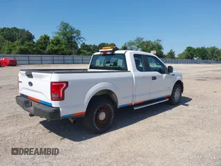 2015 Ford F-150 XLT z VIN 1FTEX1EP5FKD38178, wystawiony jako IAAI lot #42215342 z przebiegiem 216 447 mil mil oraz . Historia ofert i sprzedaży dostępna na DreamBid. Obrazek 4.