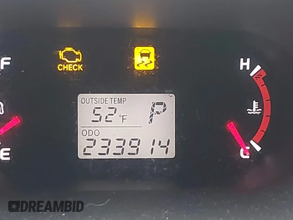 2009 Toyota Matrix S with VIN 2T1LE40E29C004183, listed as a IAAI auction lot 41698226 with 233,914 mi miles. Bid and sale history available at carsss.com. Image 7.