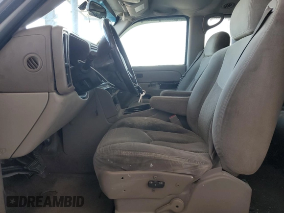 2004 Chevrolet Suburban LS with VIN 1GNEC16T84J149865, listed as a Copart auction lot 53901895 with 264,465 mi miles and Salvage Title. Bid and sale history available at carsss.com. Image 7.