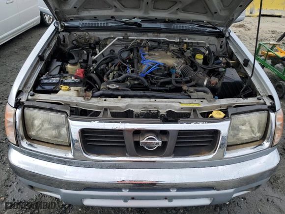 2000 Nissan Frontier 2WD XE with VIN 1N6ED26T0YC314102, listed as a Copart auction lot 83678264 with 174,419 mi miles and Salvage Title. Bid and sale history available at carsss.com. Image 11.