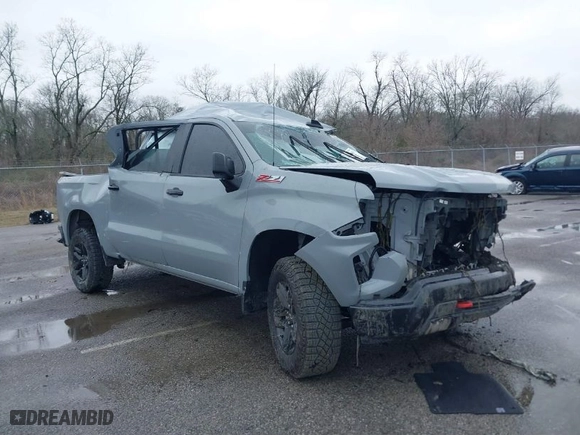 2024 Chevrolet Silverado 1500 LT Trail Boss with VIN 3GCUDFED8RG142707, listed as a IAAI auction lot 41643450 with 1 mi miles. Bid and sale history available at carsss.com. Image 1.