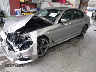 2020 BMW 5 Series M550i xDrive z VIN WBAJS7C07LCD85532, wystawiony jako IAAI lot #41518071 z przebiegiem 57 645 mil mil oraz . Historia ofert i sprzedaży dostępna na DreamBid. Obrazek 21.