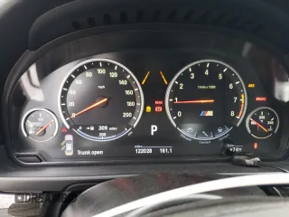 2013 BMW M5 with VIN WBSFV9C59DD096273, listed as a Copart auction lot 64565464 with 122,028 mi miles and Salvage Title. Bid and sale history available at carsss.com. Image 9.