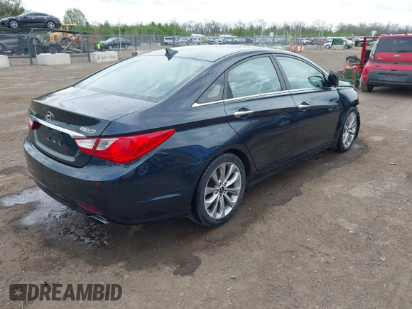 2012 Hyundai Sonata 2.4L Limited PZEV with VIN 5NPEC4AC9CH433143, listed as a IAAI auction lot 42050027 with 87,682 mi miles. Bid and sale history available at carsss.com. Image 4.