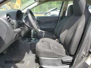 2016 Nissan Versa SV z VIN 3N1CN7AP0GL835261, wystawiony jako Copart lot #57330285 z przebiegiem 121 670 mil mil oraz Szkoda całkowita • Salvage title. Historia ofert i sprzedaży dostępna na DreamBid. Obrazek 7.