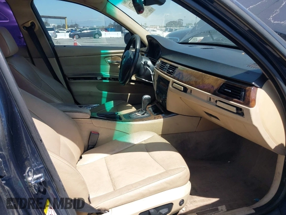 2006 BMW 3 Series 325i with VIN WBAVB13506KX64969, listed as a IAAI auction lot 41965728 with 134,858 mi miles. Bid and sale history available at carsss.com. Image 5.