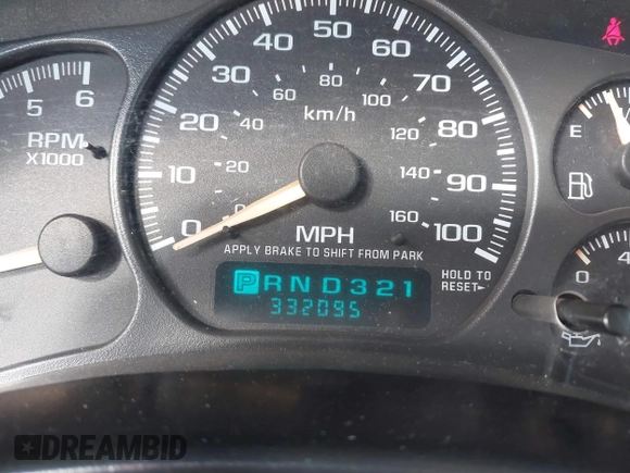 2002 Chevrolet Suburban Z71 with VIN 3GNFK16Z82G296620, listed as a IAAI auction lot 41572570 with 332,095 mi miles. Bid and sale history available at carsss.com. Image 7.