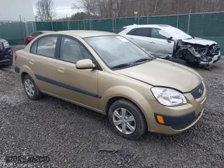 2008 Kia Rio LX with VIN KNADE123886352006, listed as a IAAI auction lot 41806311 with 147,730 mi miles. Bid and sale history available at carsss.com. Image 1.