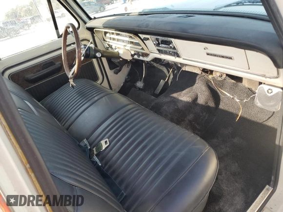 1971 Ford F-250 z VIN F25YRL61251, wystawiony jako Copart lot #49845945 z przebiegiem 28 252 mil mil oraz Szkoda całkowita • Salvage title. Historia ofert i sprzedaży dostępna na DreamBid. Obrazek 8.