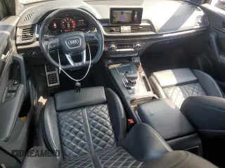 2018 Audi SQ5 Premium Plus z VIN WA1A4AFY6J2055256, wystawiony jako Copart lot #52980225 z przebiegiem 98 123 mil mil oraz Szkody całkowita. Historia ofert i sprzedaży dostępna na DreamBid. Obrazek 8.