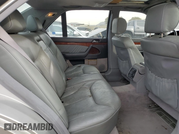1999 Mercedes-Benz S 320/430/500 z VIN WDBGA33G7XA417690, wystawiony jako Copart lot #84715404 z przebiegiem 259 631 mil mil oraz Czysty tytuł • Clean title. Historia ofert i sprzedaży dostępna na DreamBid. Obrazek 10.