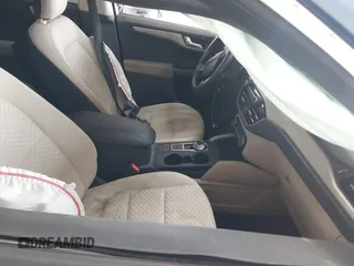2020 Ford Escape SE with VIN 1FMCU0G68LUB95091, listed as a IAAI auction lot 42548510 with 101,708 mi miles and . Bid and sale history available at DreamBid. Image 5.