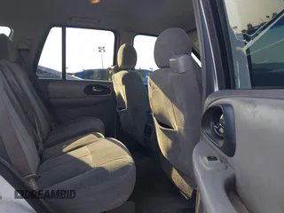 2006 Chevrolet TrailBlazer LS with VIN 1GNDT13S762342786, listed as a IAAI auction lot 39932194 with 288,370 mi miles and . Bid and sale history available at DreamBid. Image 8.