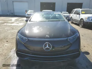 2023 Mercedes-Benz EQS with VIN W1KCG2DBXPA033002, listed as a Copart auction lot 42047594 with 8,826 mi miles. Bid and sale history available at carsss.com. Image 5.